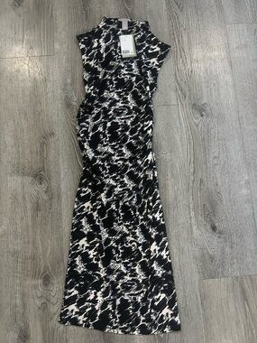 H&M Black and White Sleeveless Patterned Maxi Dress